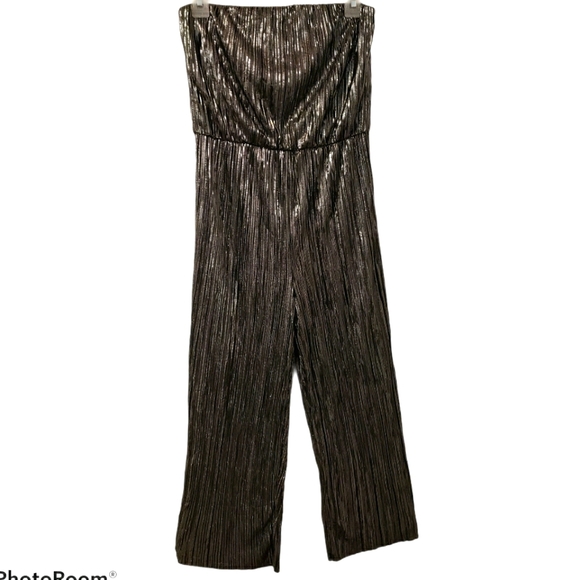 Woman's jumpsuit - Picture 1 of 3